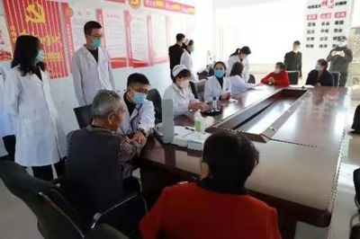 吉林省神經精神病醫院醫療隊走進輝南向陽村開展義診活動，提供全方位健康咨詢